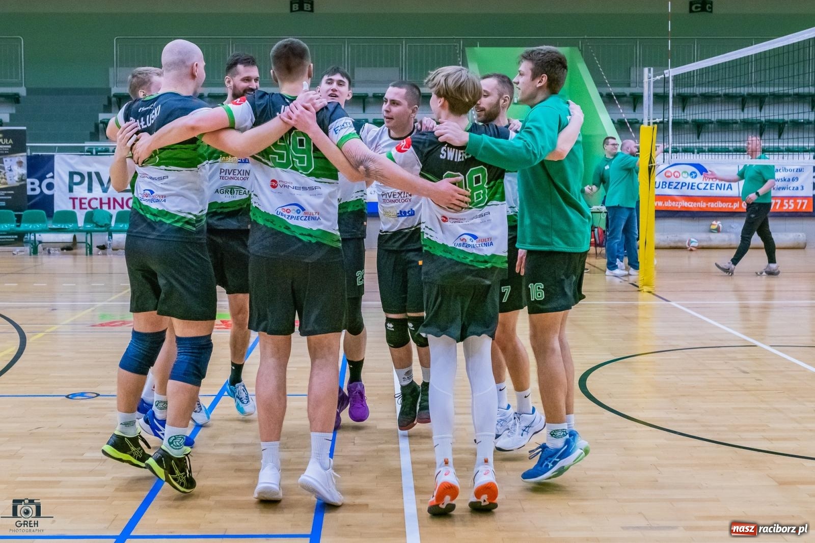 Zdjęcie w galerii na portalu naszraciborz.pl: Z perypetiami, ale za trzy punkty. KS Racibórz nadal w grze [FOTO] wiadomości z regionu