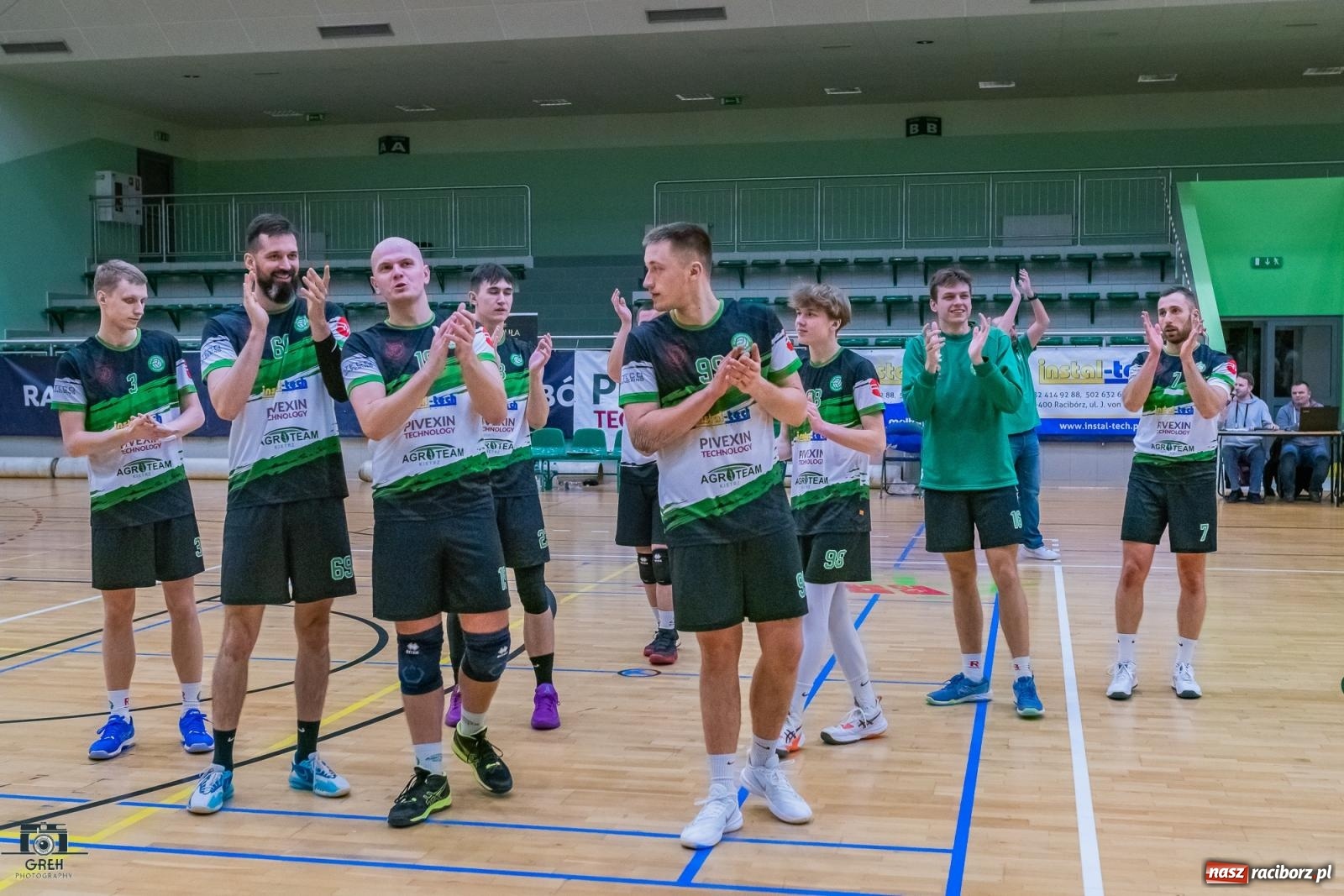 Zdjęcie w galerii na portalu naszraciborz.pl: Z perypetiami, ale za trzy punkty. KS Racibórz nadal w grze [FOTO] wiadomości z regionu