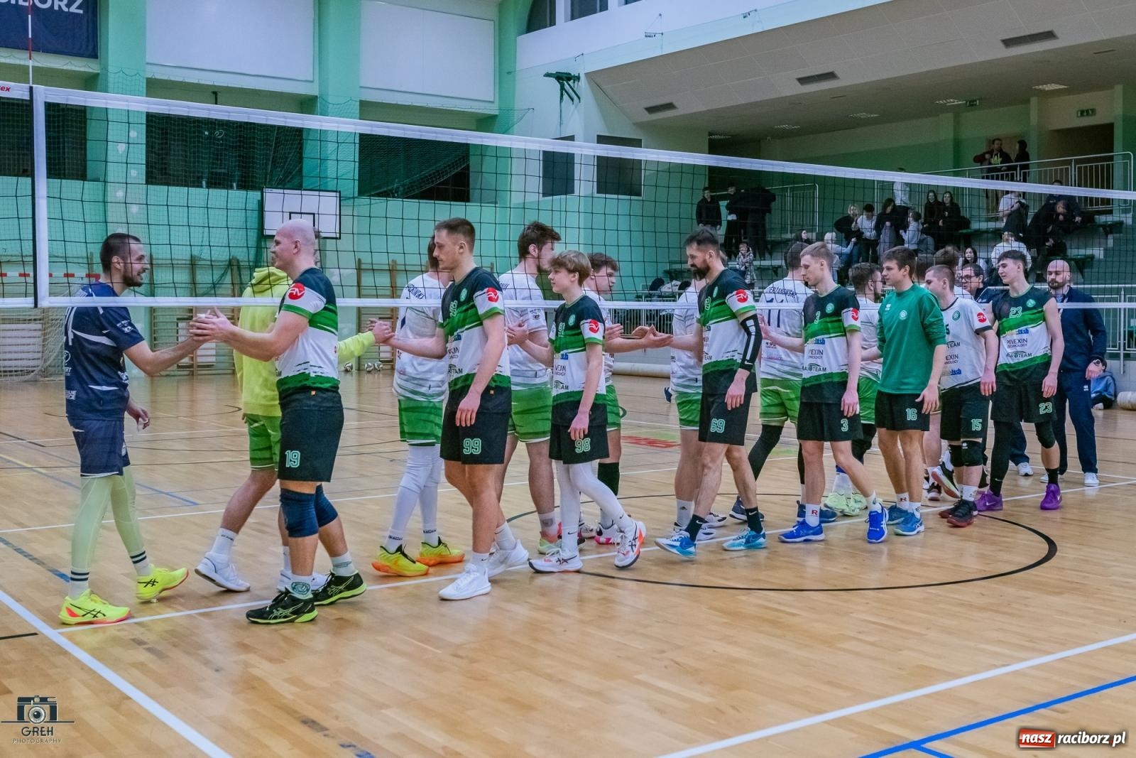 Zdjęcie w galerii na portalu naszraciborz.pl: Z perypetiami, ale za trzy punkty. KS Racibórz nadal w grze [FOTO] wiadomości z regionu