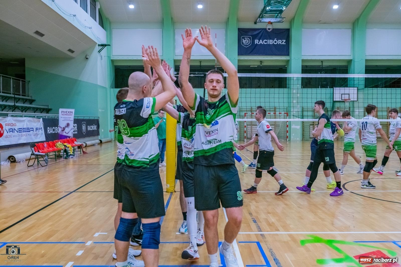 Zdjęcie w galerii na portalu naszraciborz.pl: Z perypetiami, ale za trzy punkty. KS Racibórz nadal w grze [FOTO] wiadomości z regionu