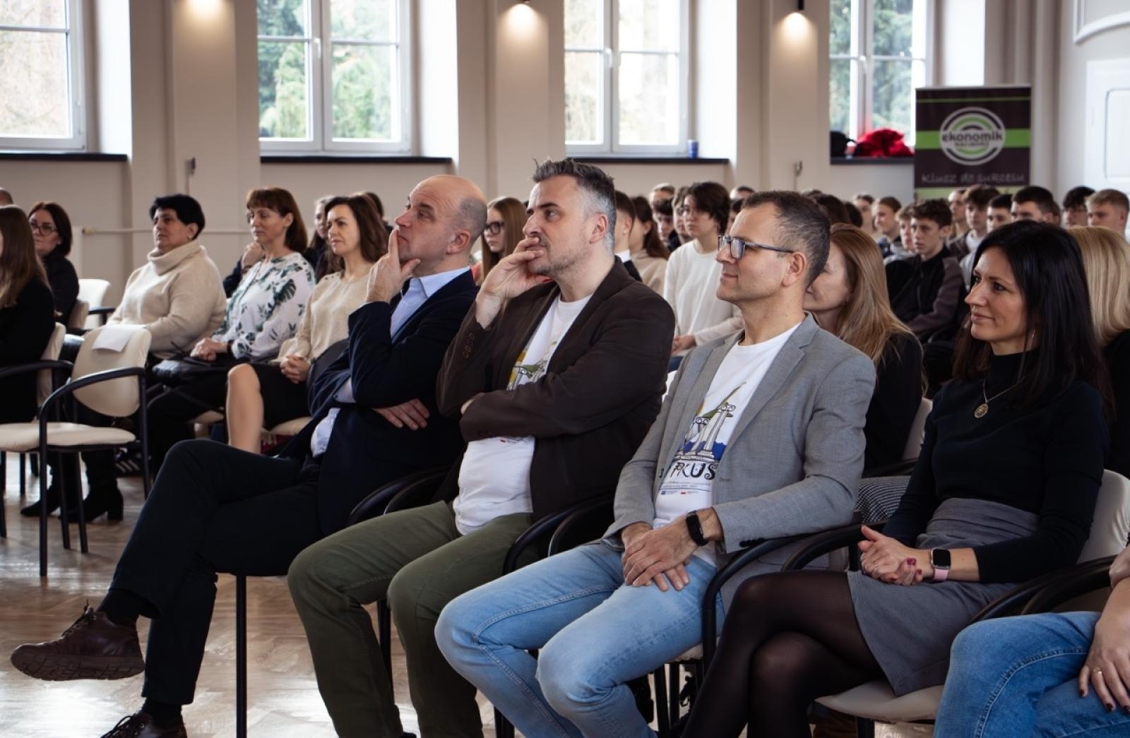 Zdjęcie w galerii na portalu naszraciborz.pl: Europejskie podróże Ekonomika. Podsumowanie projektów edukacyjnych wiadomości z regionu