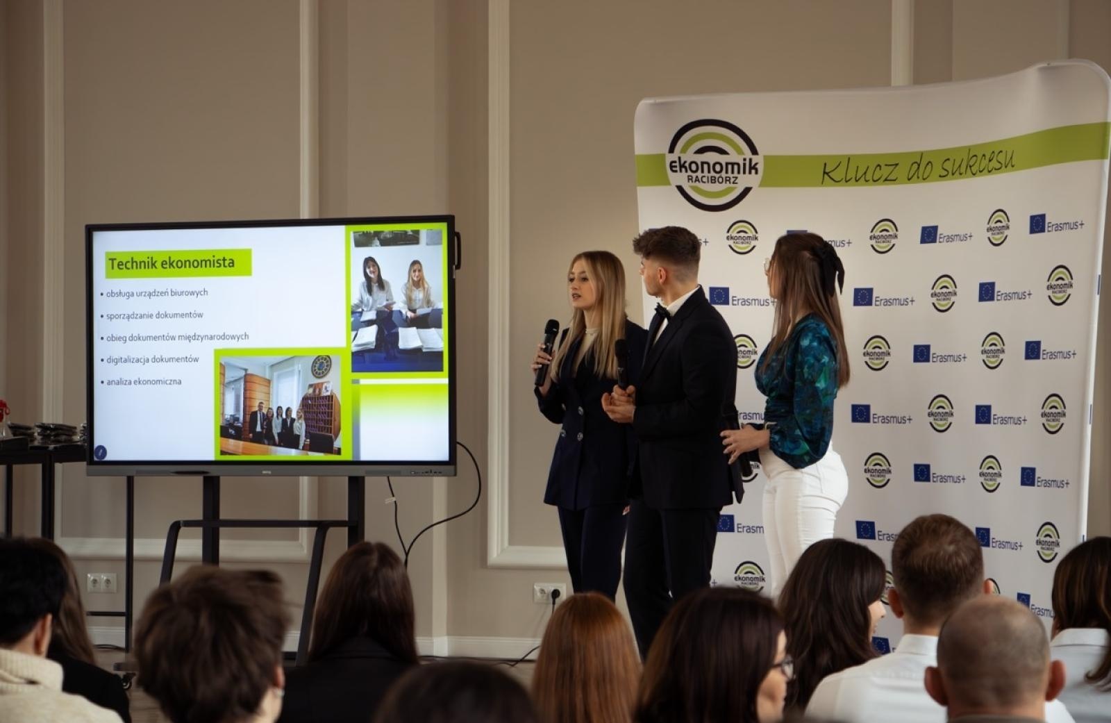 Zdjęcie w galerii na portalu naszraciborz.pl: Europejskie podróże Ekonomika. Podsumowanie projektów edukacyjnych wiadomości z regionu