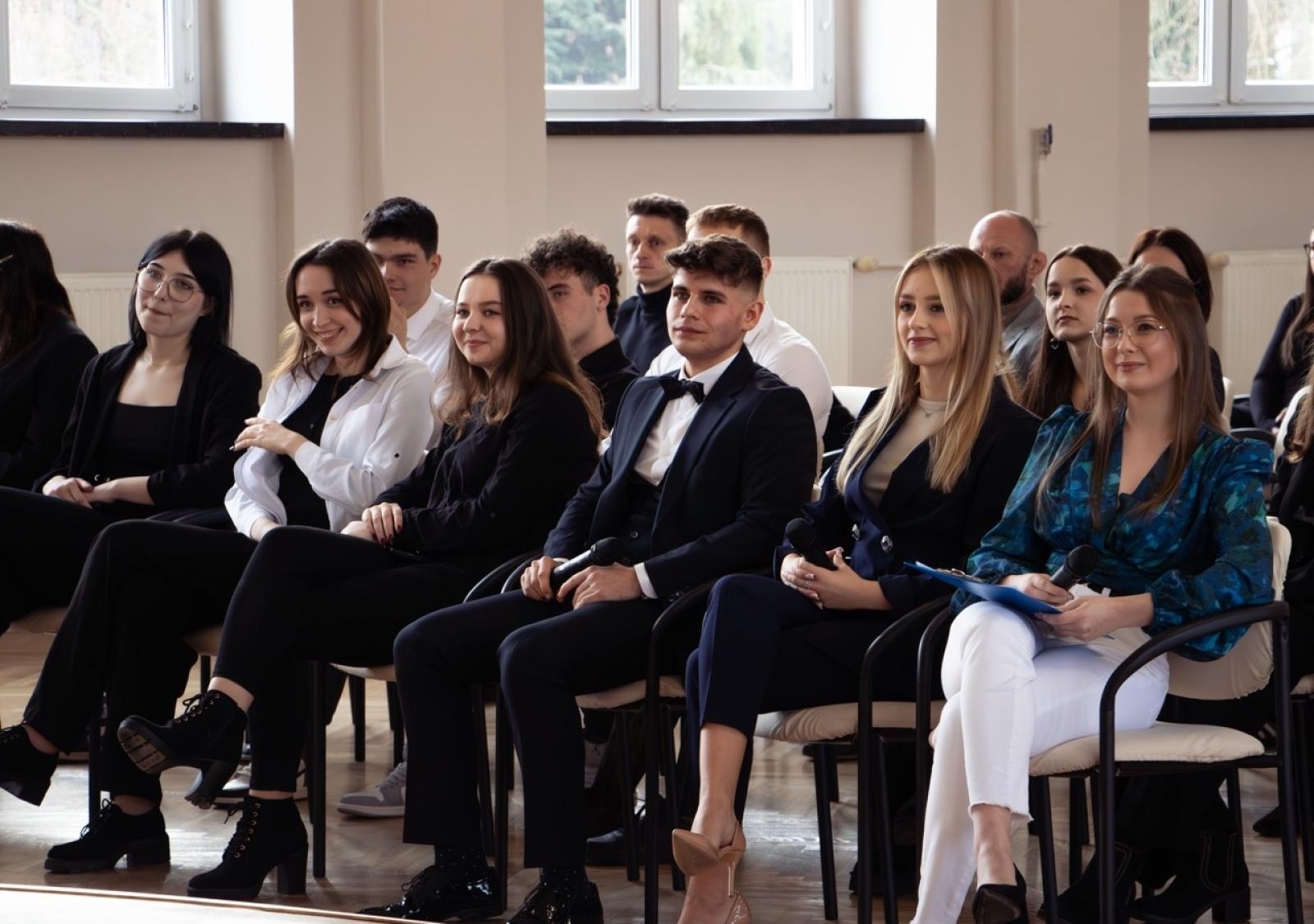 Zdjęcie w galerii na portalu naszraciborz.pl: Europejskie podróże Ekonomika. Podsumowanie projektów edukacyjnych wiadomości z regionu