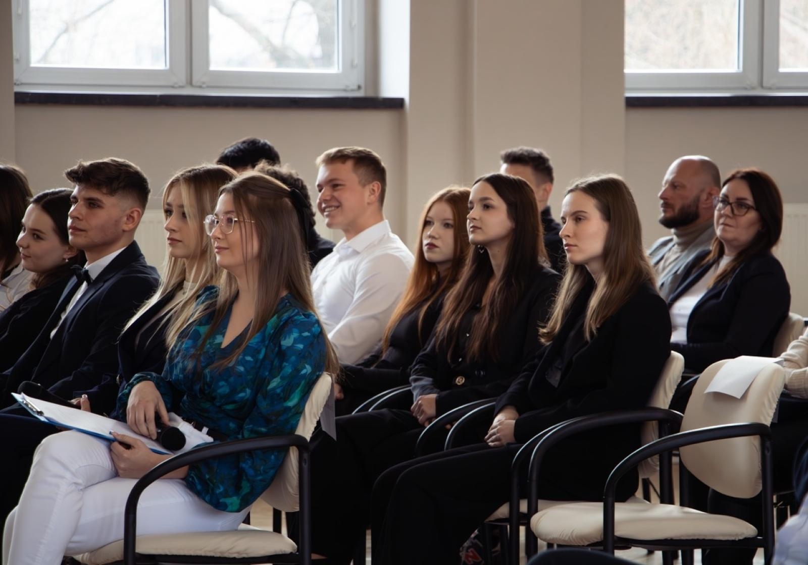 Zdjęcie w galerii na portalu naszraciborz.pl: Europejskie podróże Ekonomika. Podsumowanie projektów edukacyjnych wiadomości z regionu