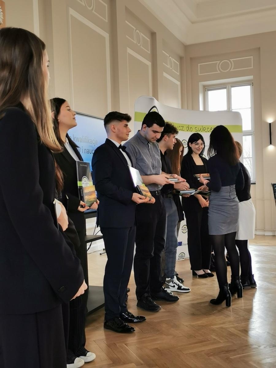 Zdjęcie w galerii na portalu naszraciborz.pl: Europejskie podróże Ekonomika. Podsumowanie projektów edukacyjnych wiadomości z regionu