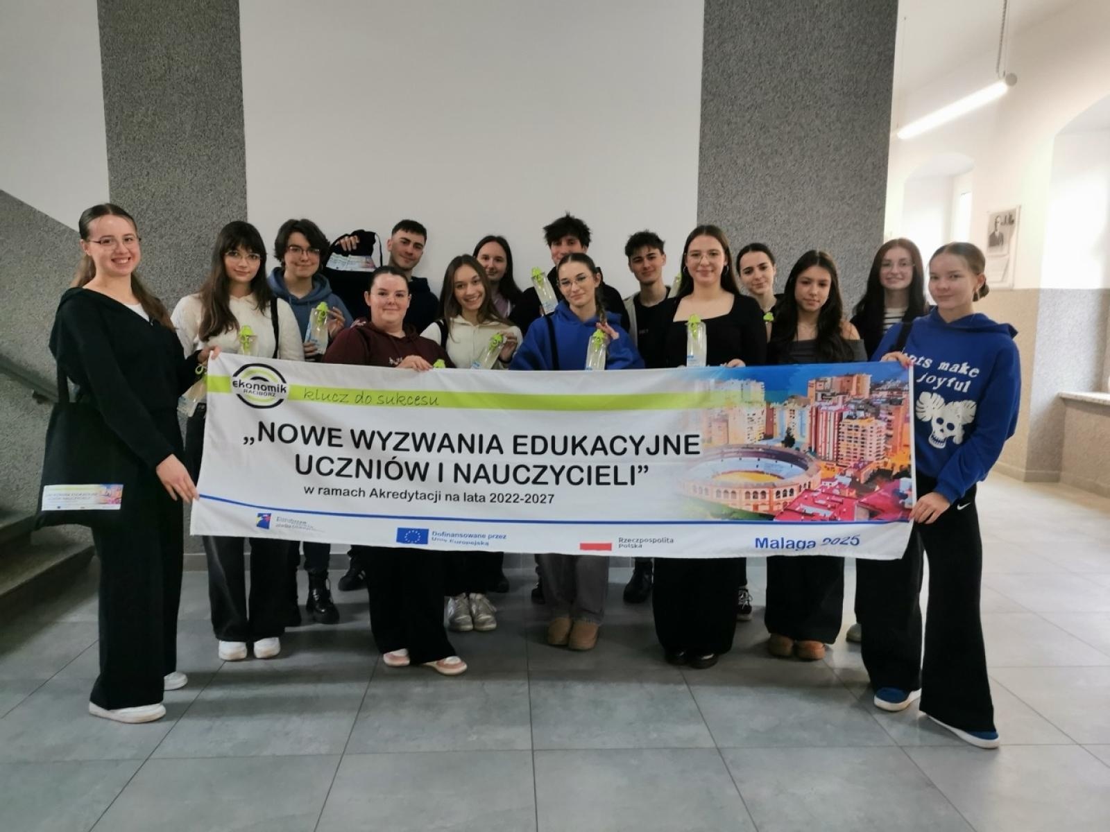 Zdjęcie w galerii na portalu naszraciborz.pl: Europejskie podróże Ekonomika. Podsumowanie projektów edukacyjnych wiadomości z regionu