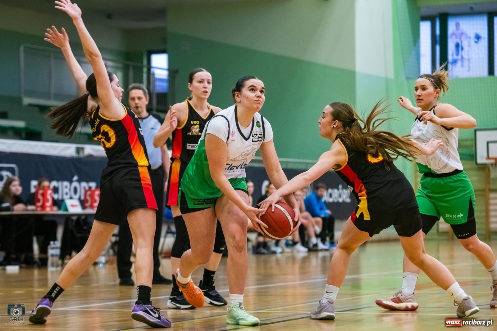 Zdjęcie w galerii na portalu naszraciborz.pl: Koszykówka. Dwa mecze z Wisłą i tylko dwa punkty RKK [FOTO i WIDEO] wiadomości z regionu