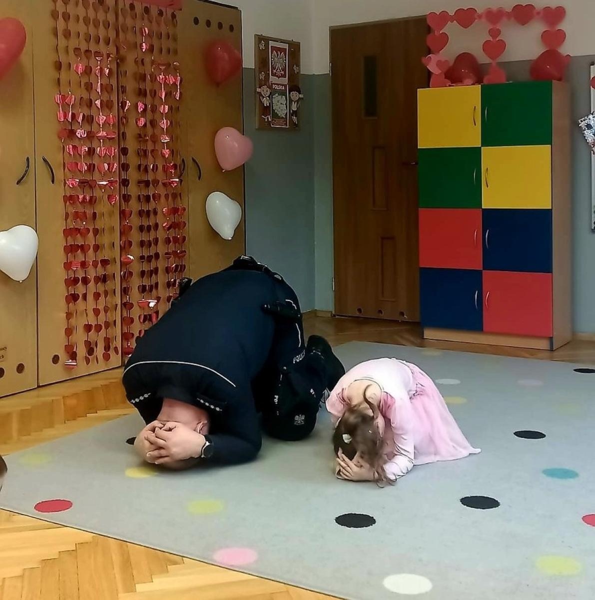 Zdjęcie w galerii na portalu naszraciborz.pl: Przedszkolne Walentynki z policjantem wiadomości z regionu