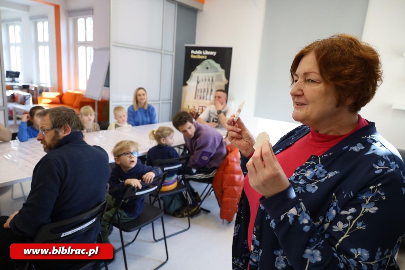 Zdjęcie w galerii na portalu naszraciborz.pl: Klub Ojca w bibliotece na dobry początek ferii zimowych wiadomości z regionu