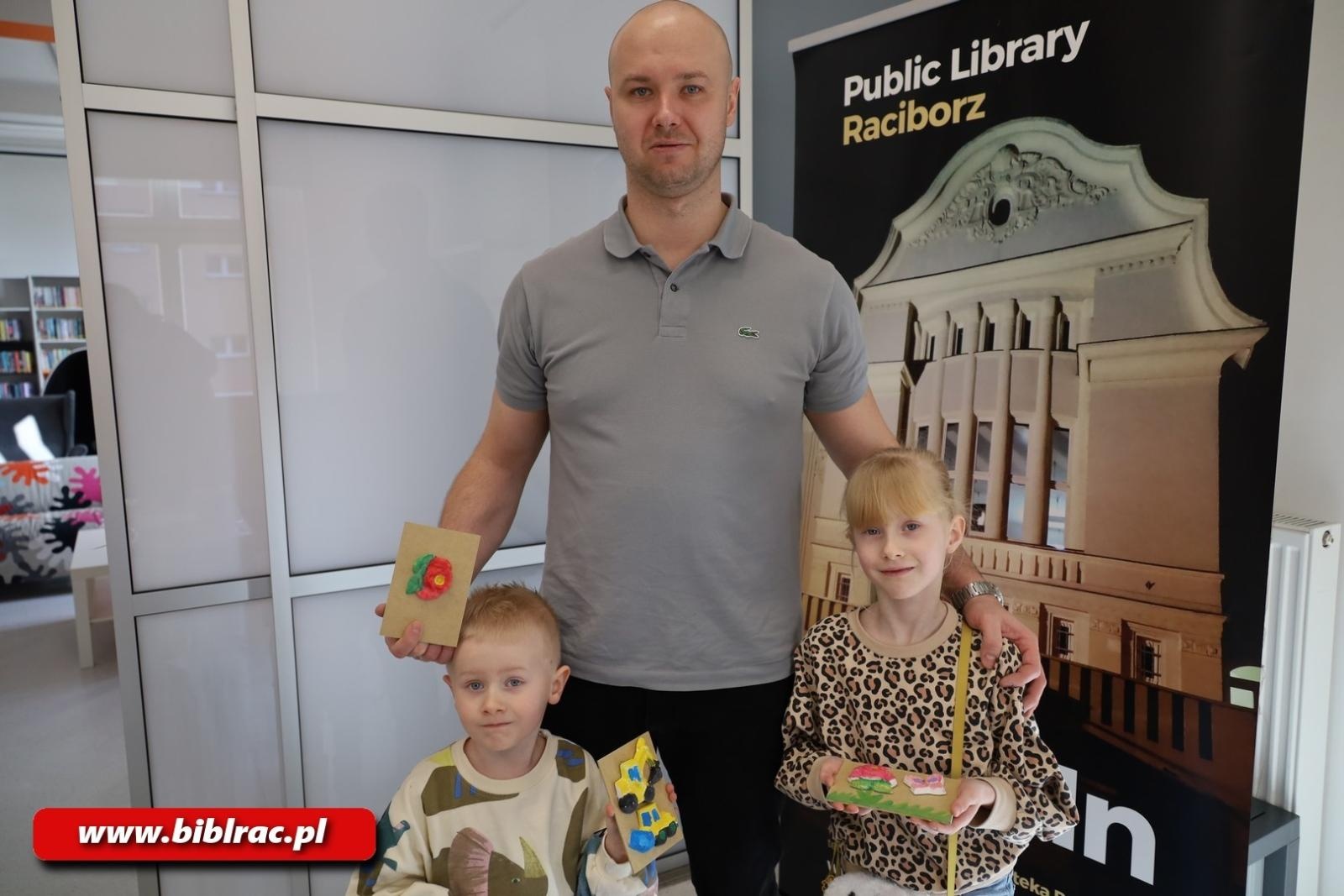 Zdjęcie w galerii na portalu naszraciborz.pl: Klub Ojca w bibliotece na dobry początek ferii zimowych wiadomości z regionu