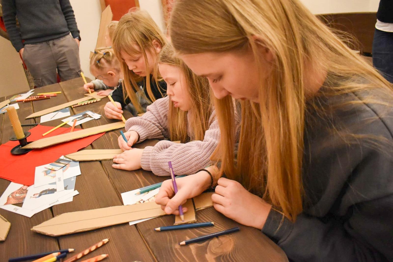 Zdjęcie w galerii na portalu naszraciborz.pl: Popołudnie z Anglikiem na Zamku Piastowskim wiadomości z regionu