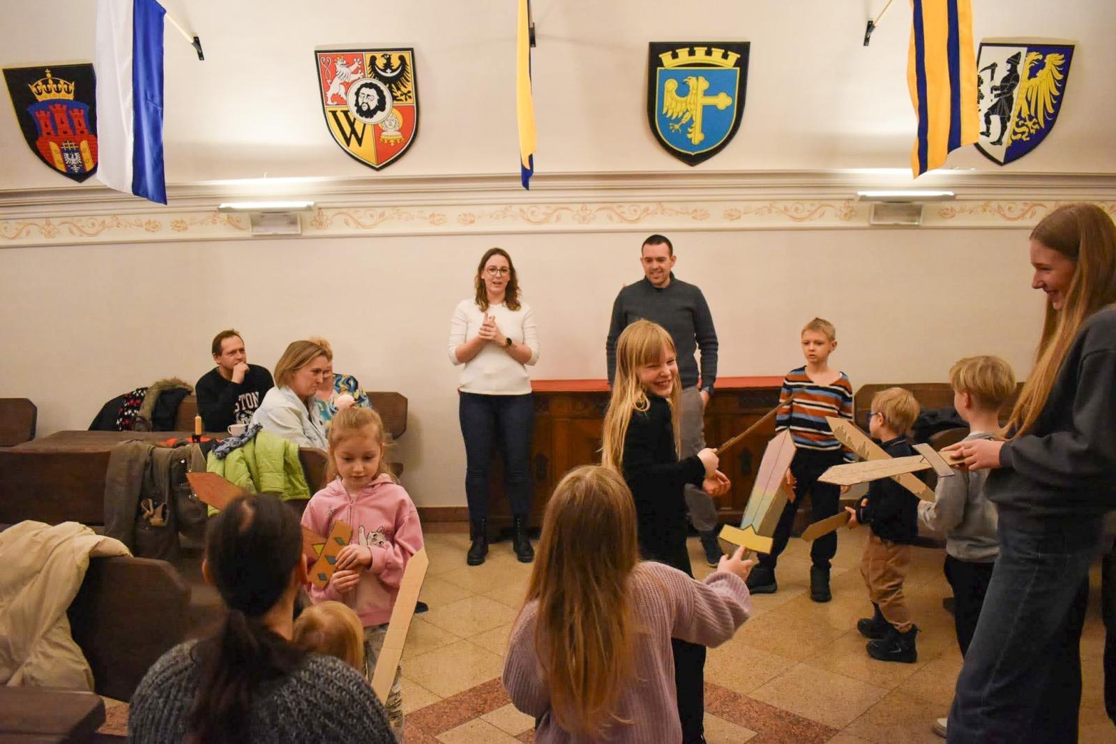 Zdjęcie w galerii na portalu naszraciborz.pl: Popołudnie z Anglikiem na Zamku Piastowskim wiadomości z regionu