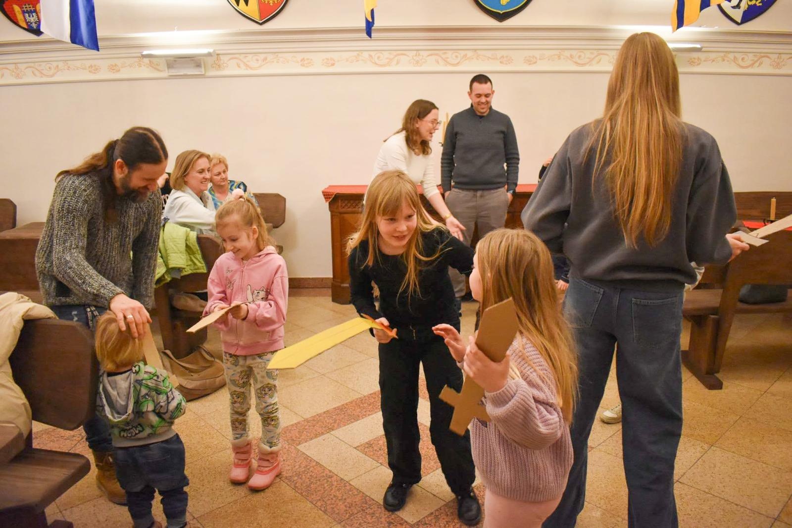 Zdjęcie w galerii na portalu naszraciborz.pl: Popołudnie z Anglikiem na Zamku Piastowskim wiadomości z regionu