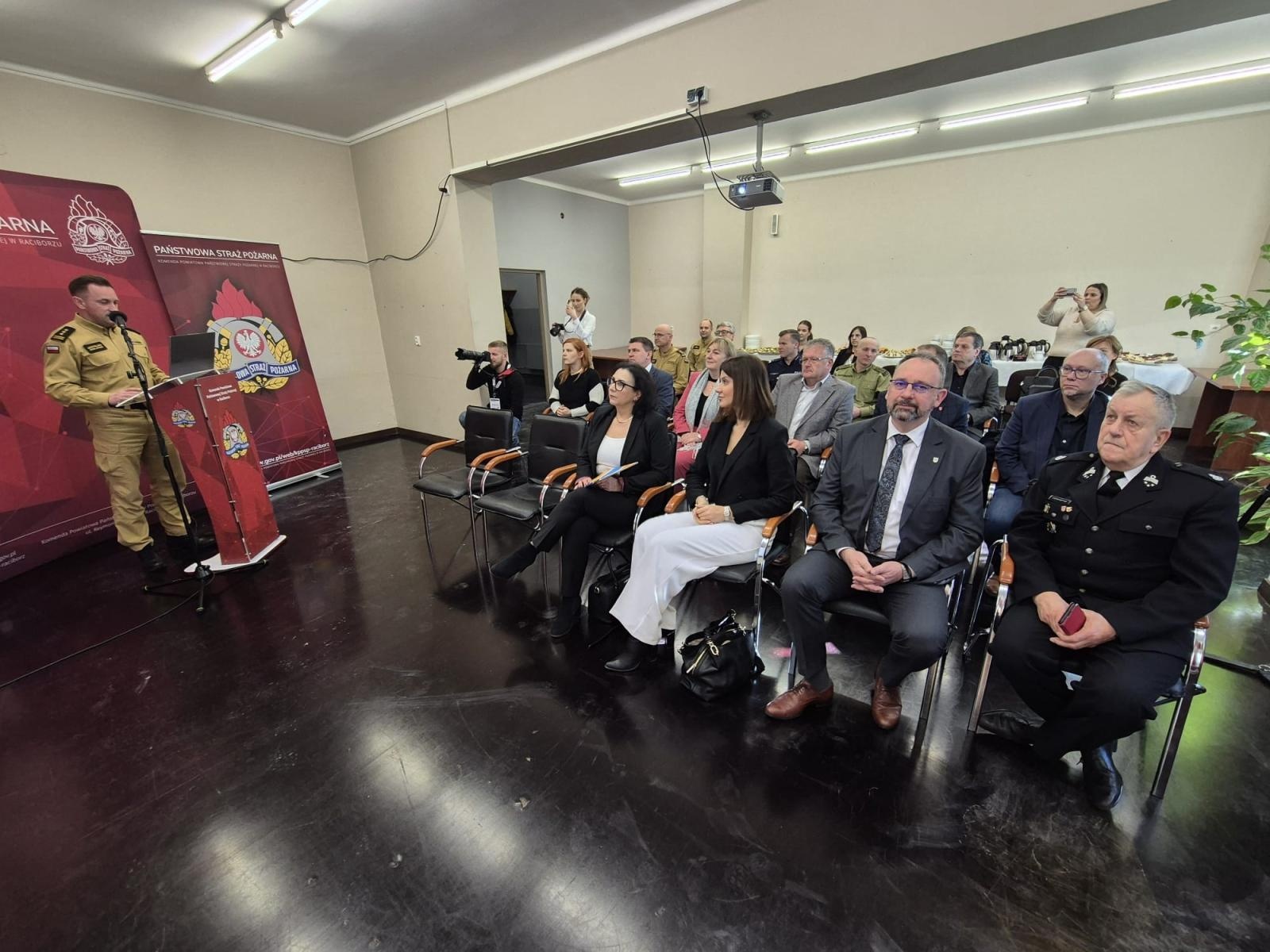 Zdjęcie w galerii na portalu naszraciborz.pl: Raciborska Straż Pożarna podsumowała rok. Odprawa przy Reymonta wiadomości z regionu