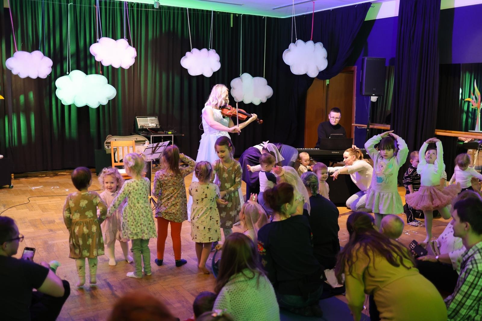 Zdjęcie w galerii na portalu naszraciborz.pl: Przed nami Maluchy w krainie dźwięku - Leń i Dyzio Marzyciel wiadomości z regionu