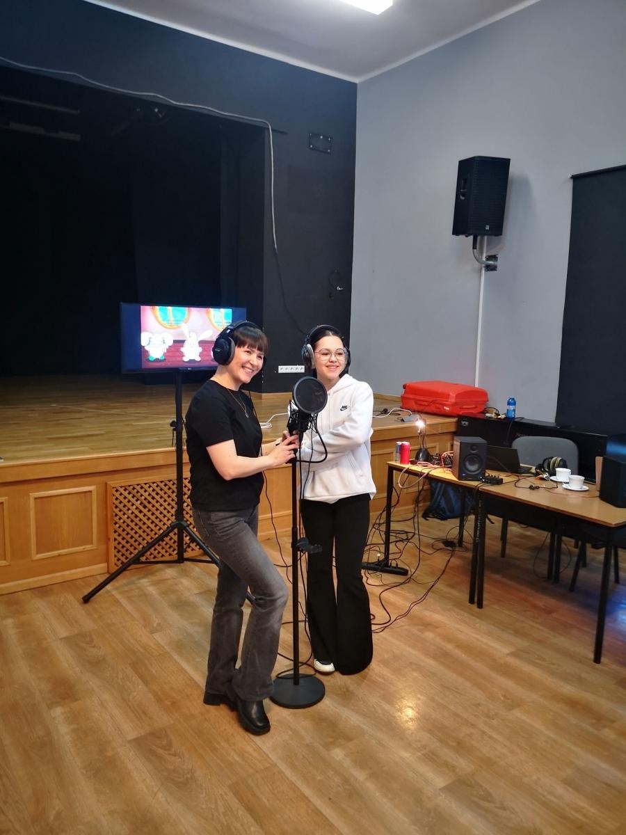 Zdjęcie w galerii na portalu naszraciborz.pl: Katarzyna Łaska poprowadziła warsztaty dubbingowe w MDK Racibórz wiadomości z regionu