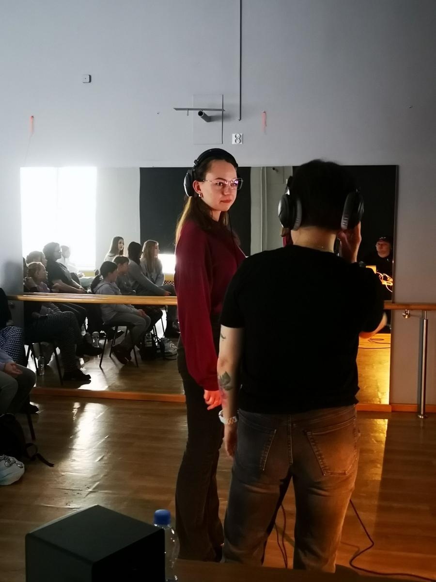 Zdjęcie w galerii na portalu naszraciborz.pl: Katarzyna Łaska poprowadziła warsztaty dubbingowe w MDK Racibórz wiadomości z regionu