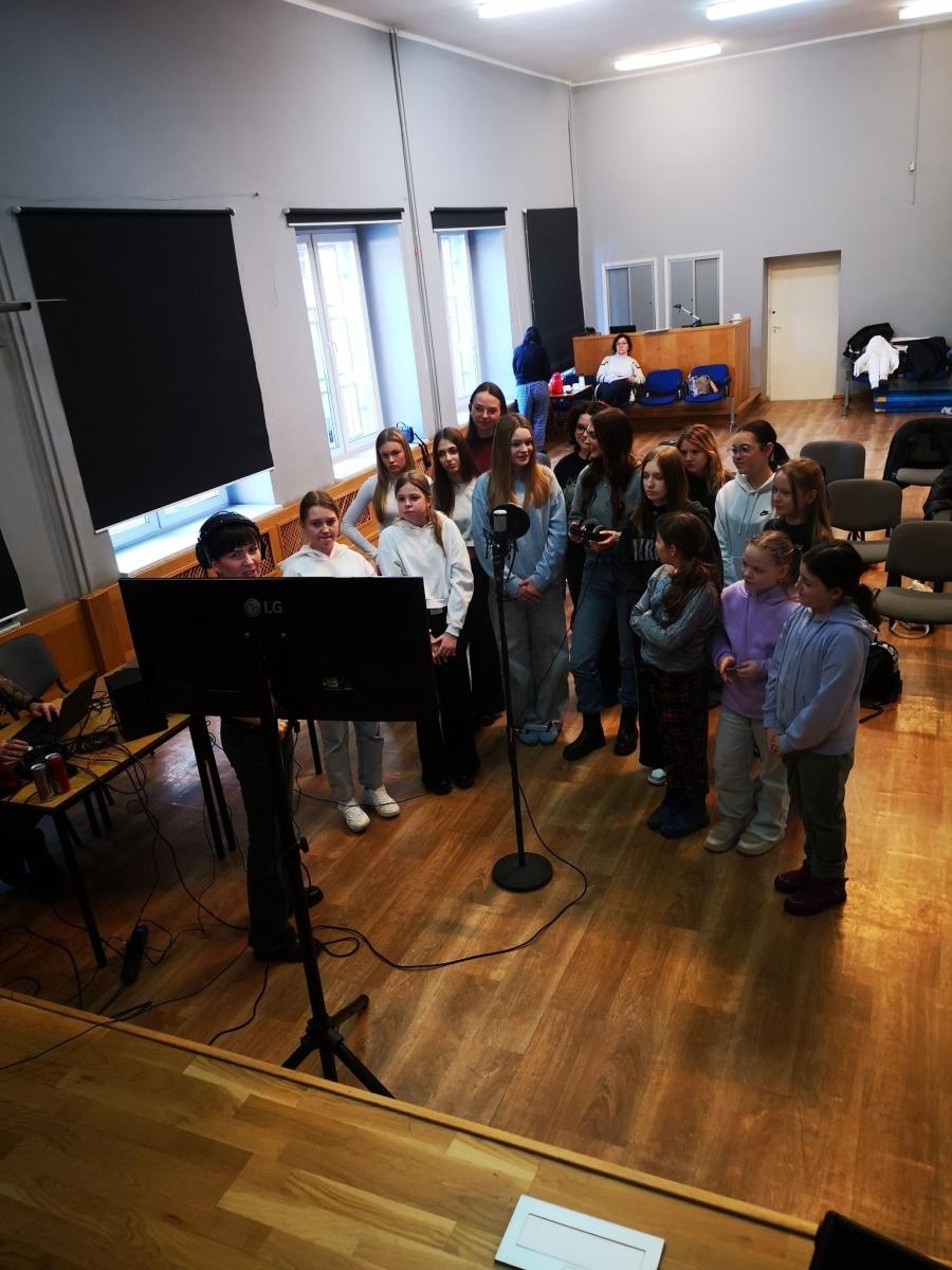 Zdjęcie w galerii na portalu naszraciborz.pl: Katarzyna Łaska poprowadziła warsztaty dubbingowe w MDK Racibórz wiadomości z regionu