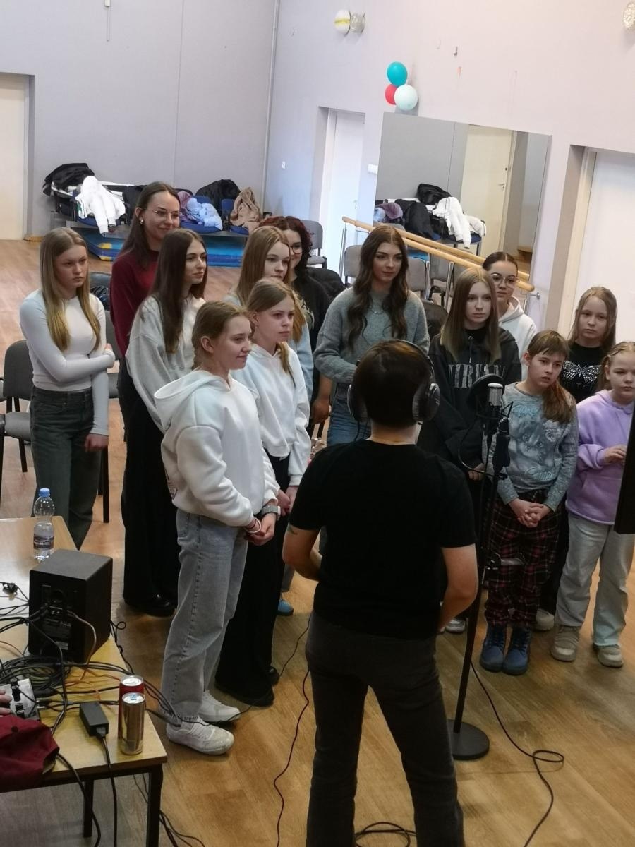 Zdjęcie w galerii na portalu naszraciborz.pl: Katarzyna Łaska poprowadziła warsztaty dubbingowe w MDK Racibórz wiadomości z regionu