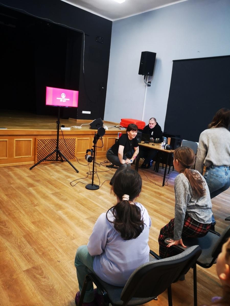 Zdjęcie w galerii na portalu naszraciborz.pl: Katarzyna Łaska poprowadziła warsztaty dubbingowe w MDK Racibórz wiadomości z regionu