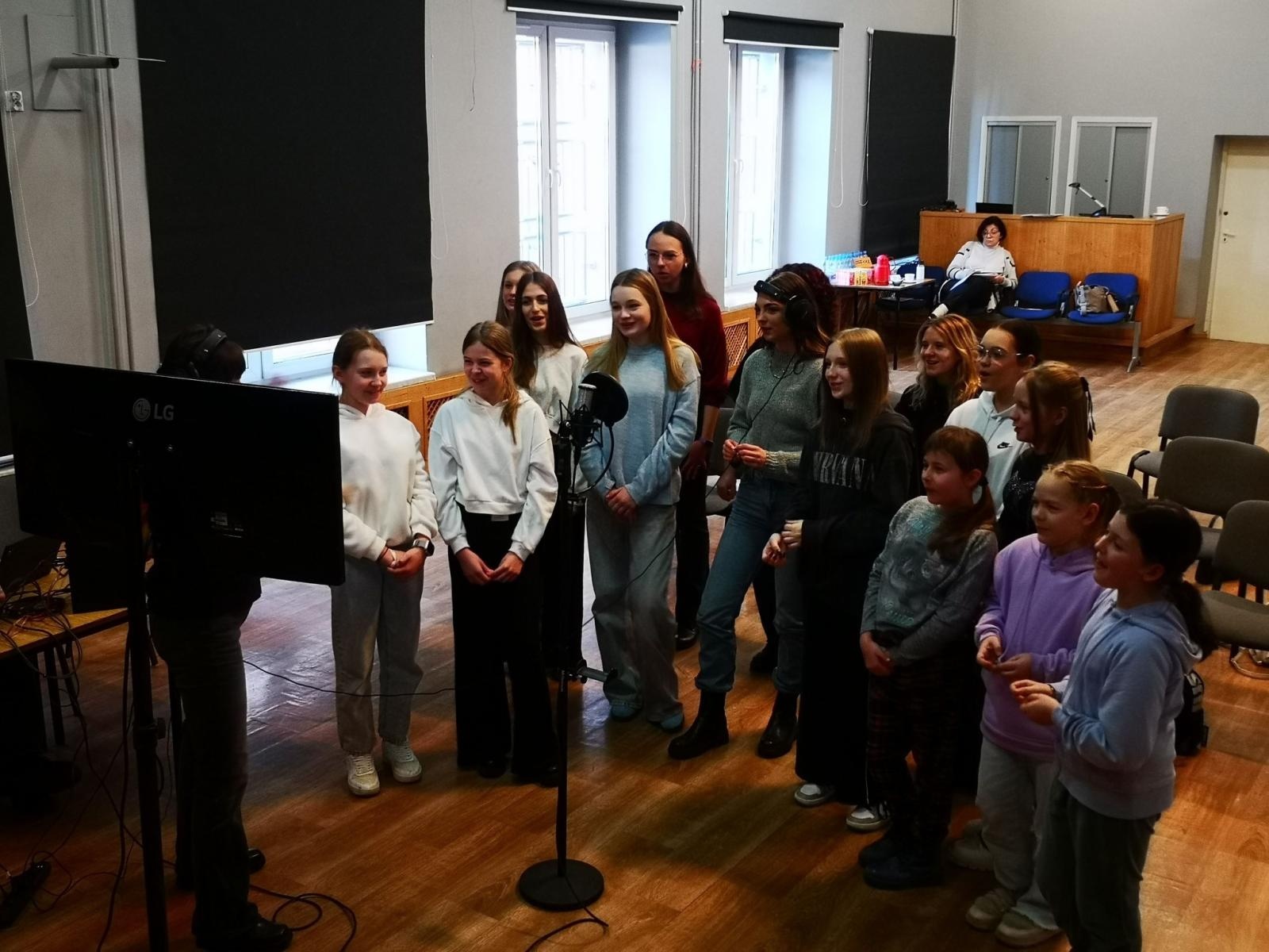 Zdjęcie w galerii na portalu naszraciborz.pl: Katarzyna Łaska poprowadziła warsztaty dubbingowe w MDK Racibórz wiadomości z regionu