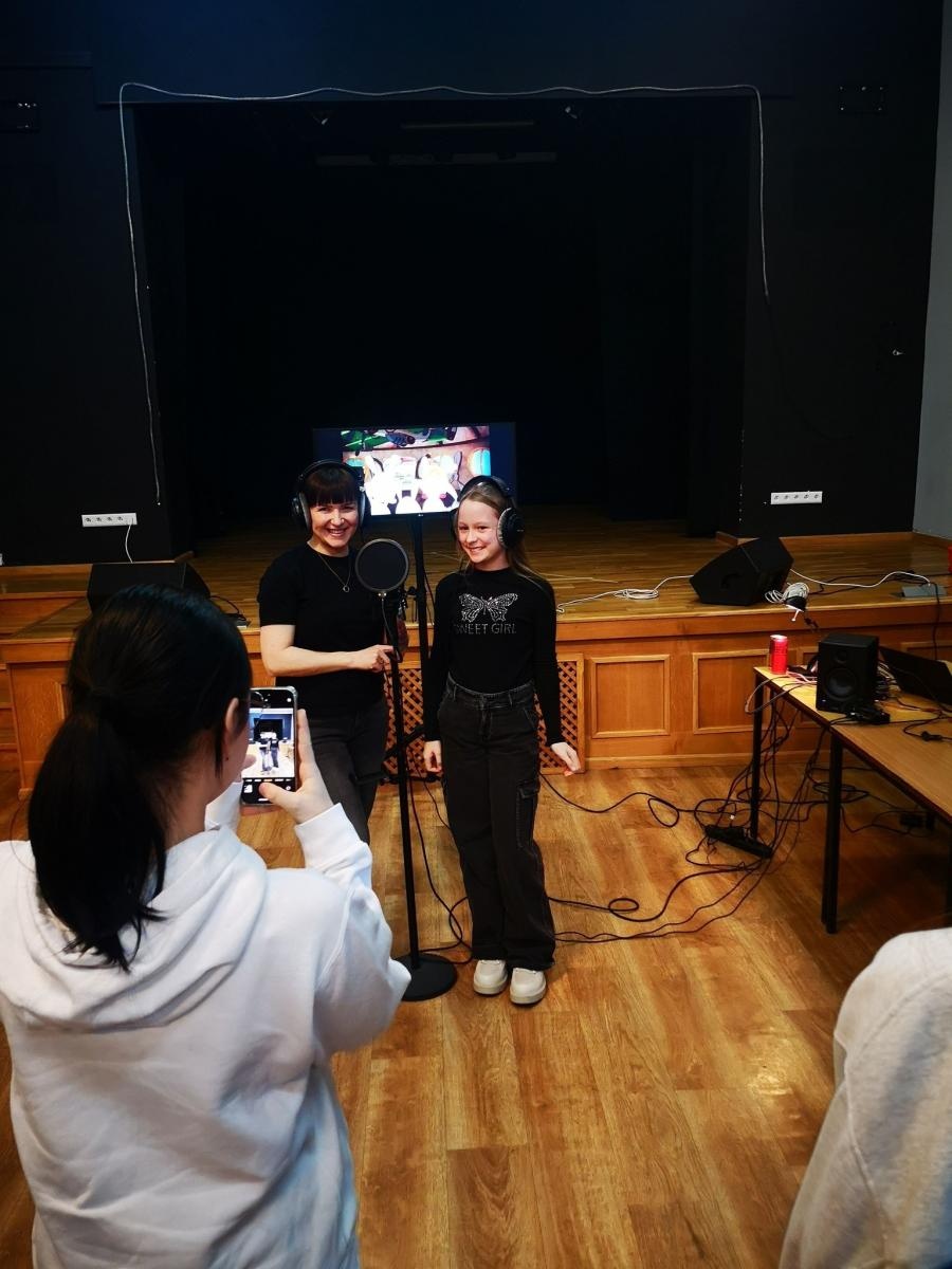 Zdjęcie w galerii na portalu naszraciborz.pl: Katarzyna Łaska poprowadziła warsztaty dubbingowe w MDK Racibórz wiadomości z regionu