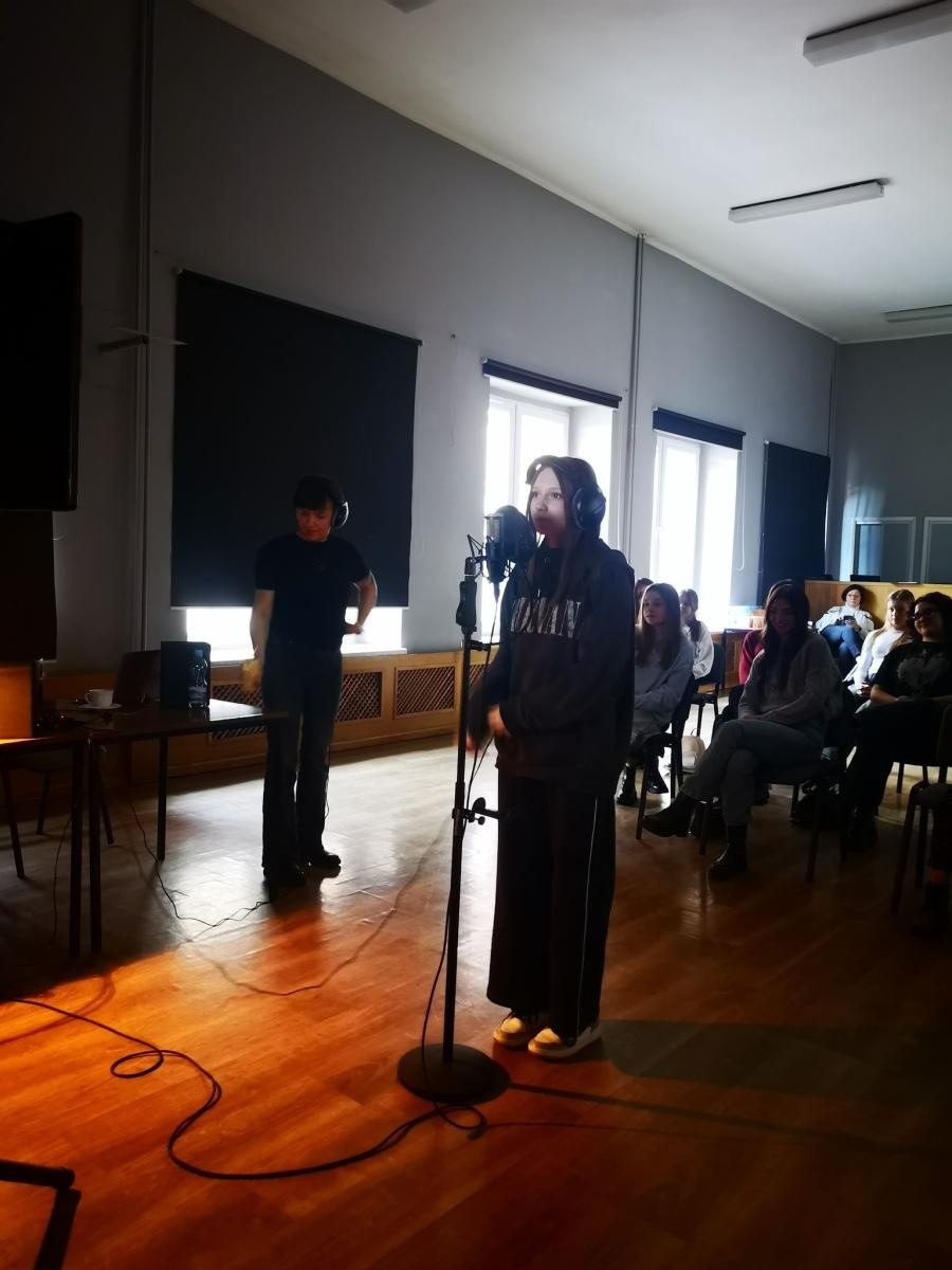 Zdjęcie w galerii na portalu naszraciborz.pl: Katarzyna Łaska poprowadziła warsztaty dubbingowe w MDK Racibórz wiadomości z regionu