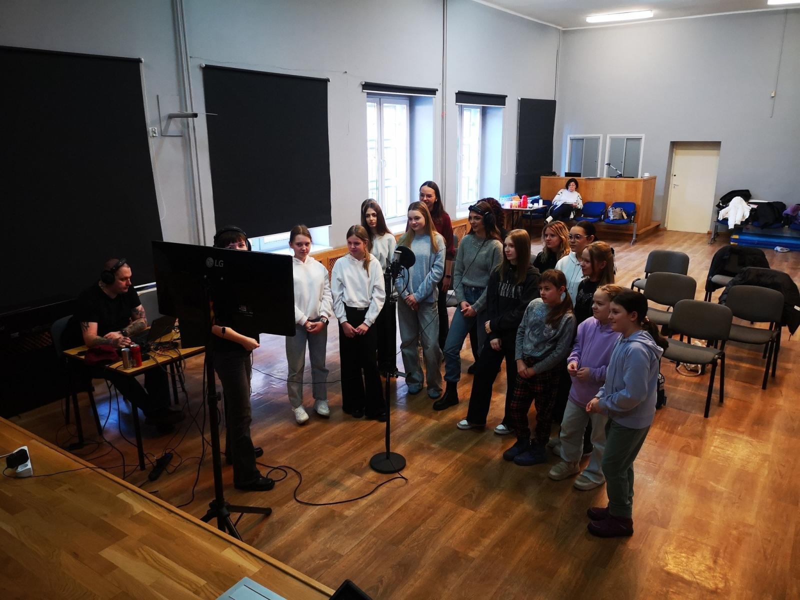 Zdjęcie w galerii na portalu naszraciborz.pl: Katarzyna Łaska poprowadziła warsztaty dubbingowe w MDK Racibórz wiadomości z regionu
