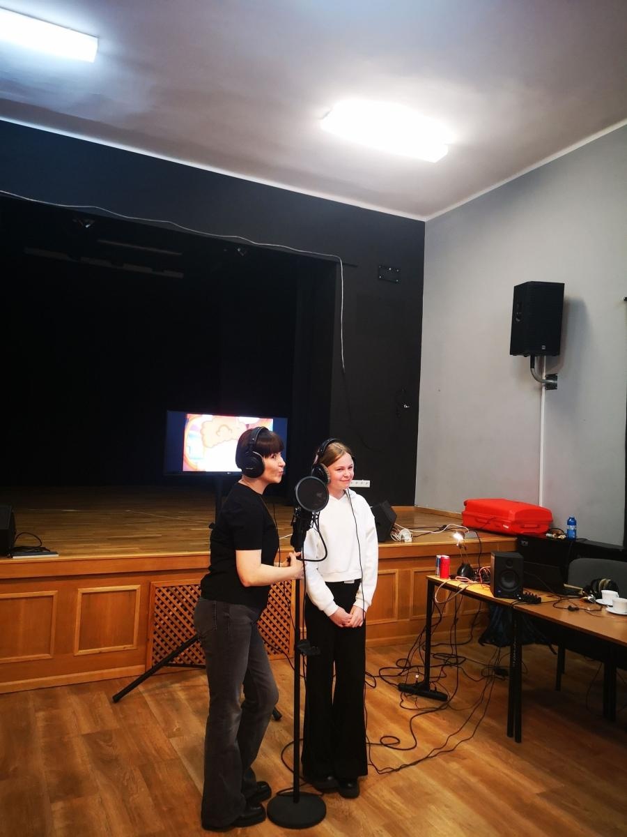 Zdjęcie w galerii na portalu naszraciborz.pl: Katarzyna Łaska poprowadziła warsztaty dubbingowe w MDK Racibórz wiadomości z regionu