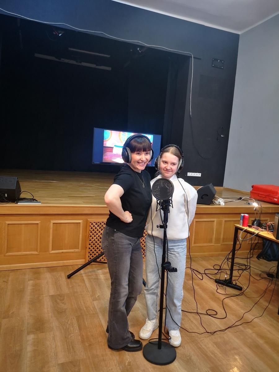 Zdjęcie w galerii na portalu naszraciborz.pl: Katarzyna Łaska poprowadziła warsztaty dubbingowe w MDK Racibórz wiadomości z regionu