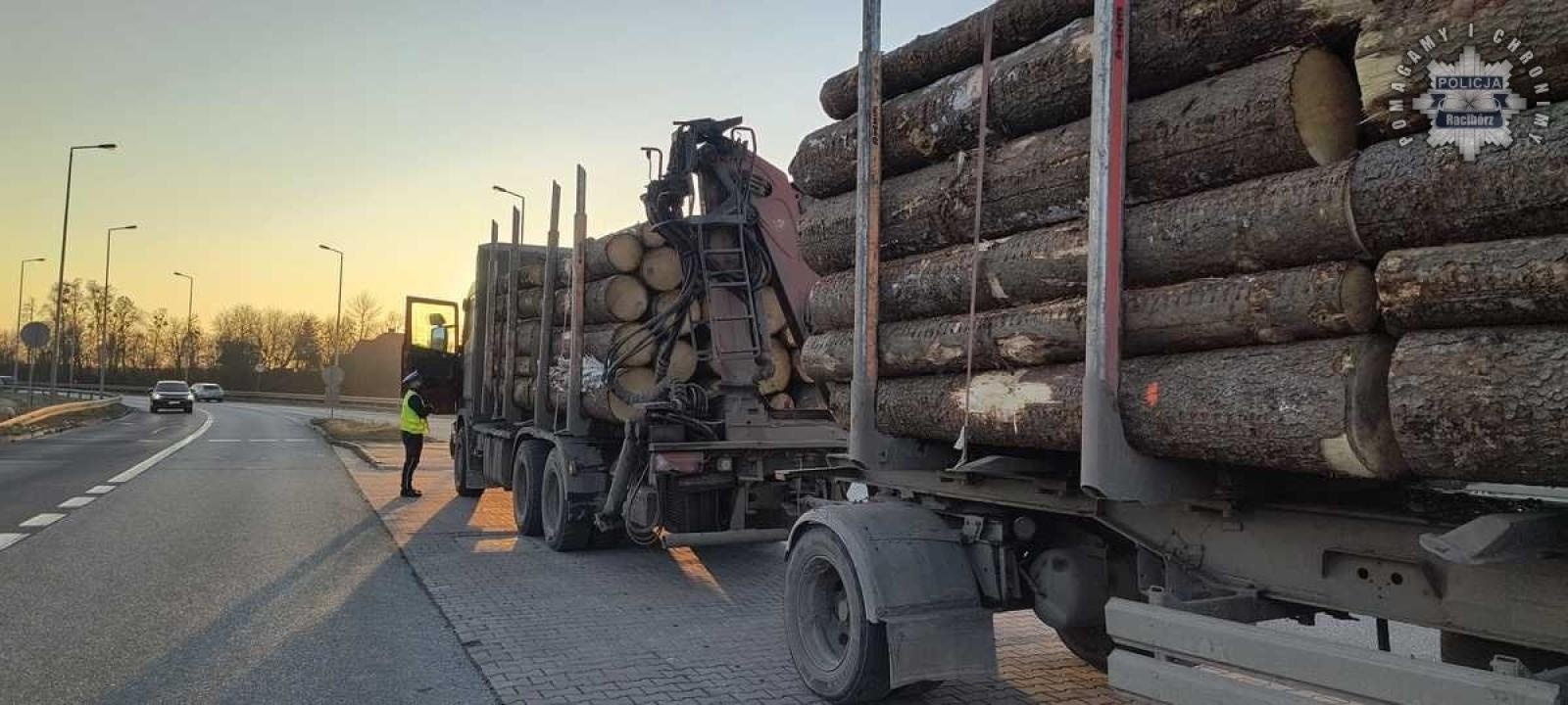 Zdjęcie w galerii na portalu naszraciborz.pl: Ponad dwadzieścia wykroczeń podczas akcji Truck & Bus wiadomości z regionu