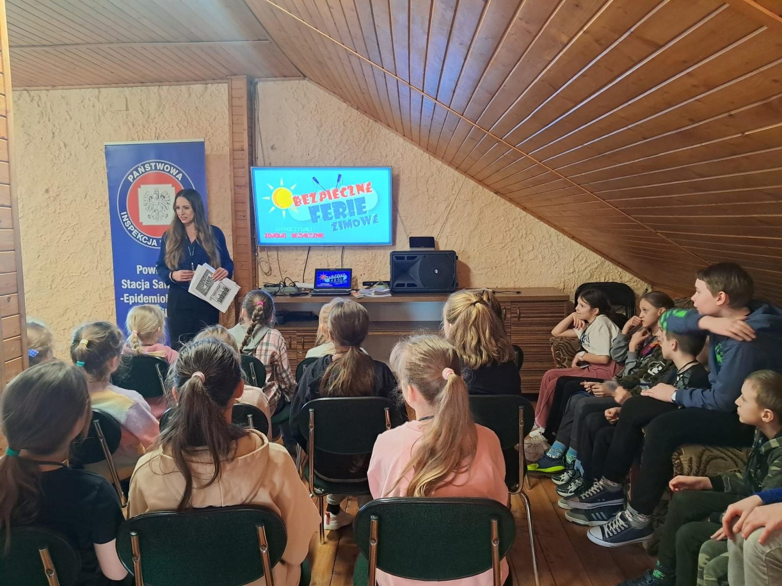 Zdjęcie w galerii na portalu naszraciborz.pl: Bezpieczne Ferie w zorganizowanych wypoczynkach zimowych w powiecie raciborskim wiadomości z regionu