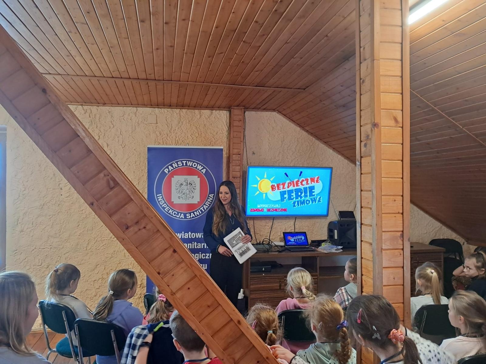 Zdjęcie w galerii na portalu naszraciborz.pl: Bezpieczne Ferie w zorganizowanych wypoczynkach zimowych w powiecie raciborskim wiadomości z regionu