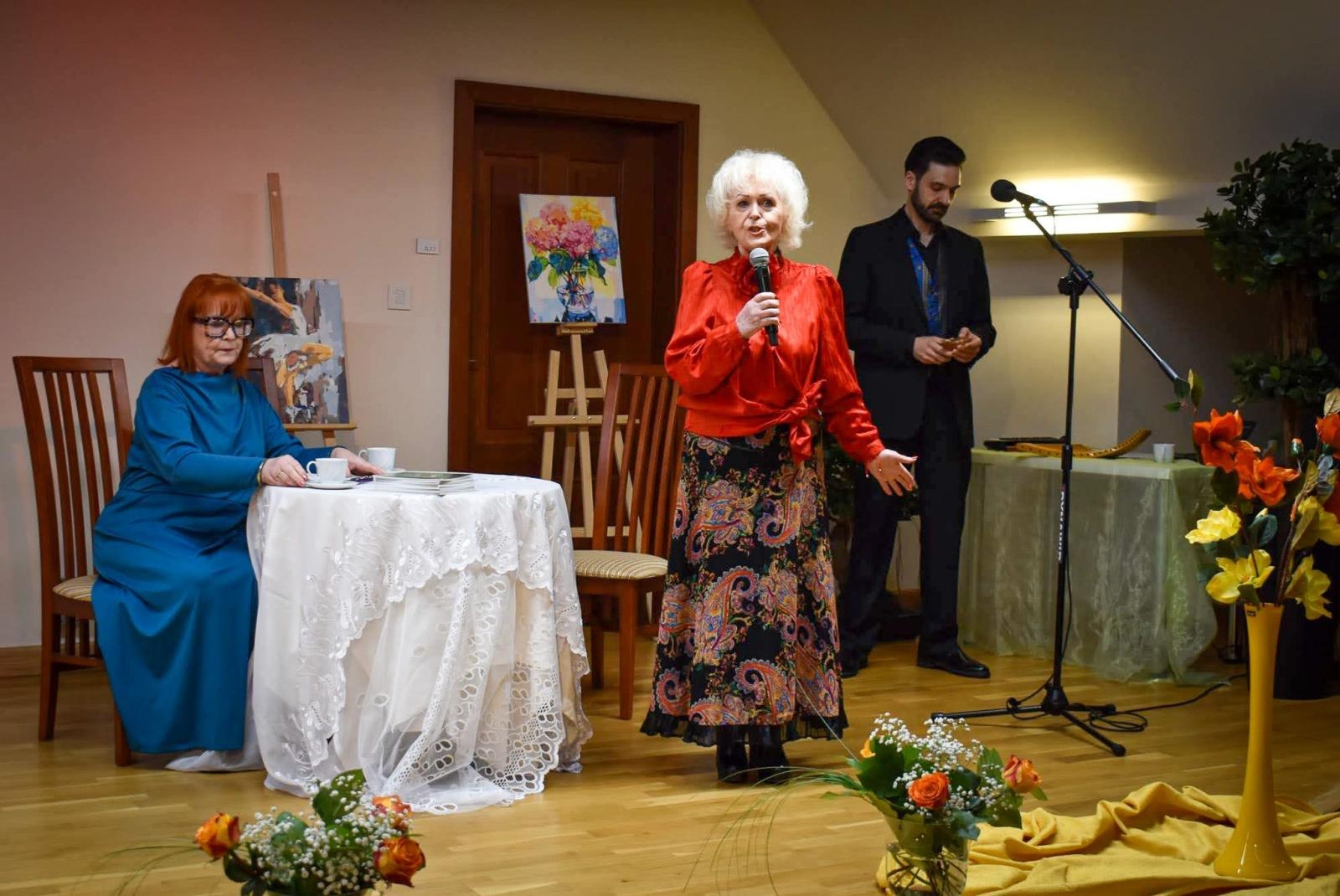 Zdjęcie w galerii na portalu naszraciborz.pl: Poezja i muzyka o miłości w wyjątkowym montażu słowno-muzycznym na Zamku Piastowskim wiadomości z regionu