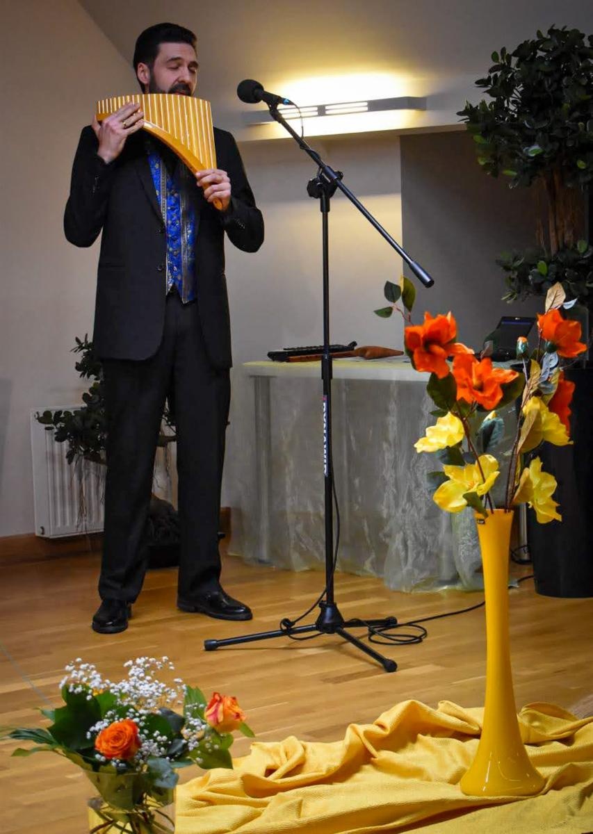 Zdjęcie w galerii na portalu naszraciborz.pl: Poezja i muzyka o miłości w wyjątkowym montażu słowno-muzycznym na Zamku Piastowskim wiadomości z regionu