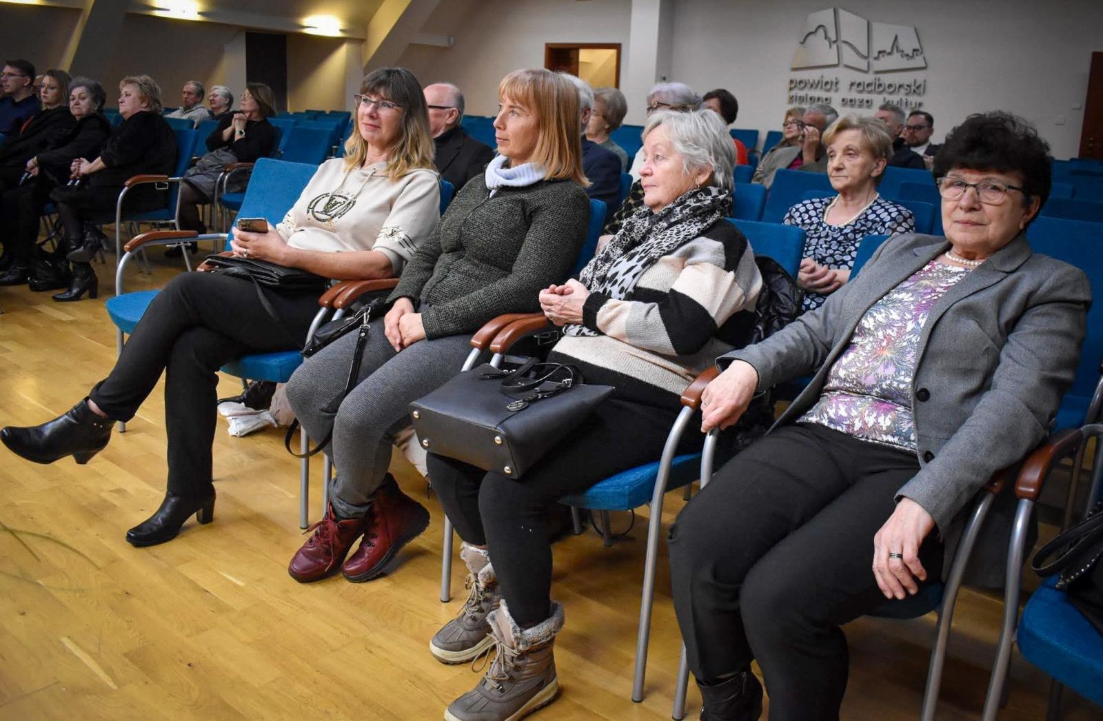 Zdjęcie w galerii na portalu naszraciborz.pl: Poezja i muzyka o miłości w wyjątkowym montażu słowno-muzycznym na Zamku Piastowskim wiadomości z regionu