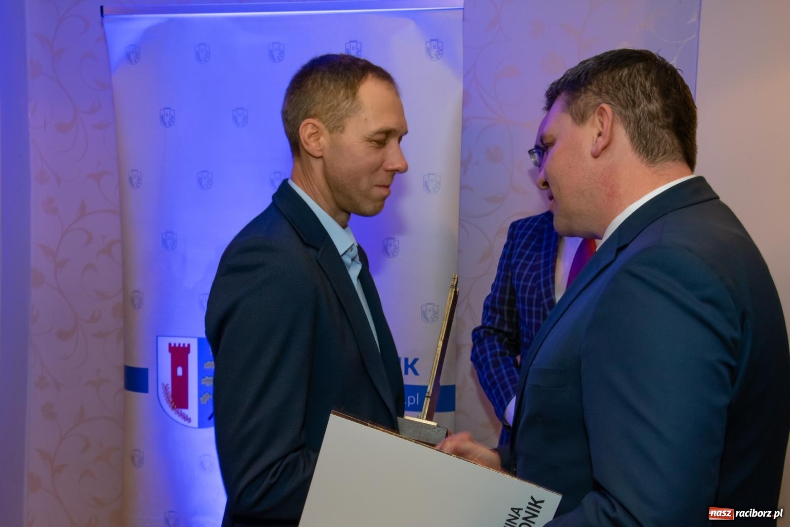 Zdjęcie w galerii na portalu naszraciborz.pl: Fiala Przedsiębiorczości Gminy Rudnik 2025: Nagrodzono lokalnych liderów i innowatorów wiadomości z regionu