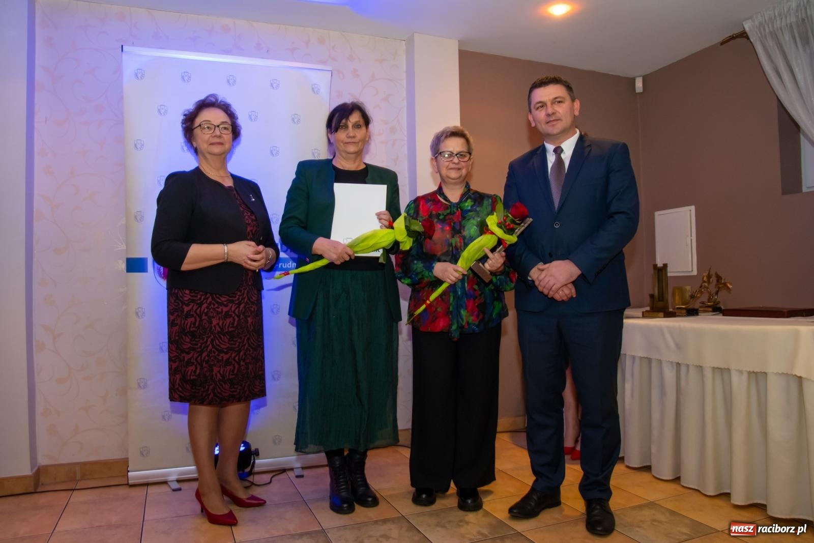 Zdjęcie w galerii na portalu naszraciborz.pl: Fiala Przedsiębiorczości Gminy Rudnik 2025: Nagrodzono lokalnych liderów i innowatorów wiadomości z regionu