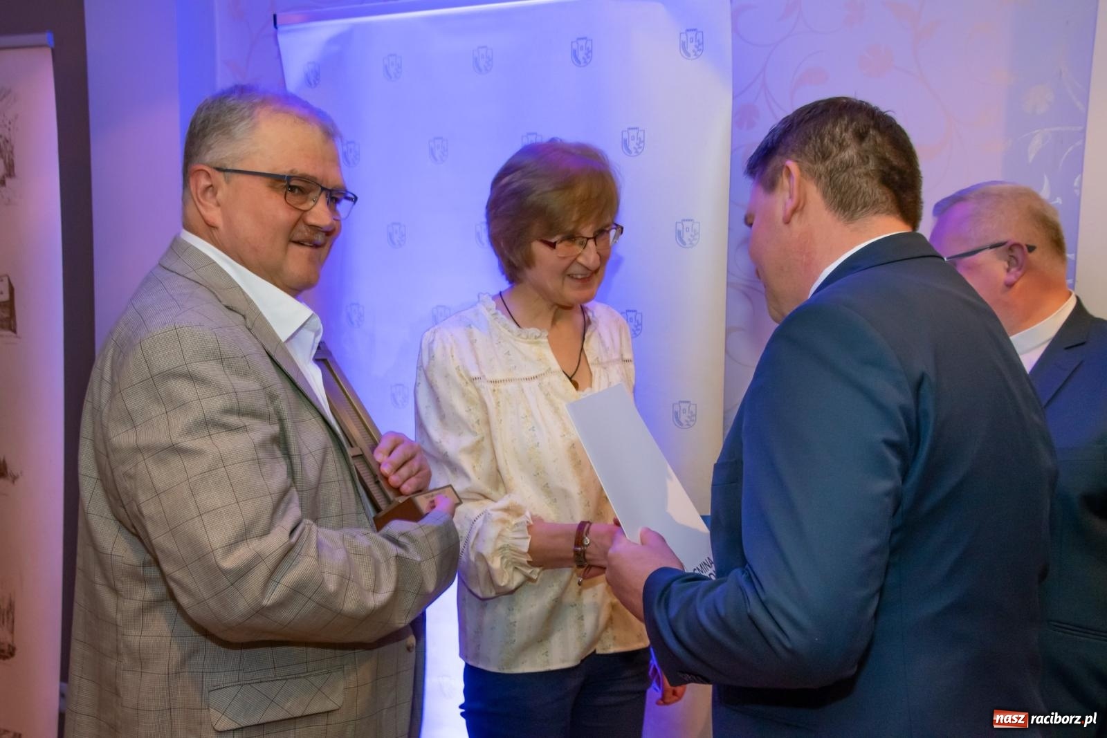 Zdjęcie w galerii na portalu naszraciborz.pl: Fiala Przedsiębiorczości Gminy Rudnik 2025: Nagrodzono lokalnych liderów i innowatorów wiadomości z regionu