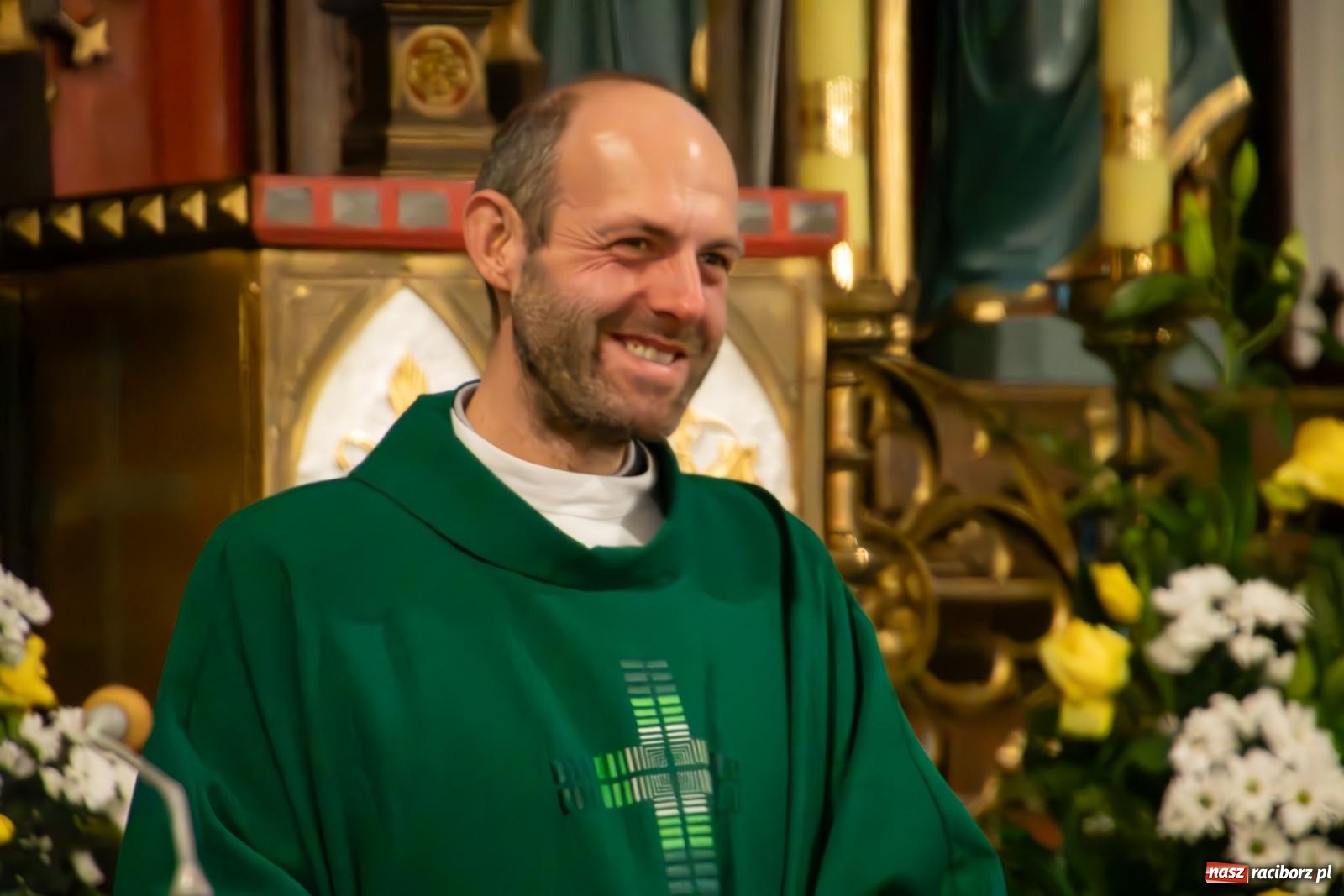 Zdjęcie w galerii na portalu naszraciborz.pl: W Łubowicach biskup opolski przeprosił za poprzedniego proboszcza i przedstawił nowego wiadomości z regionu