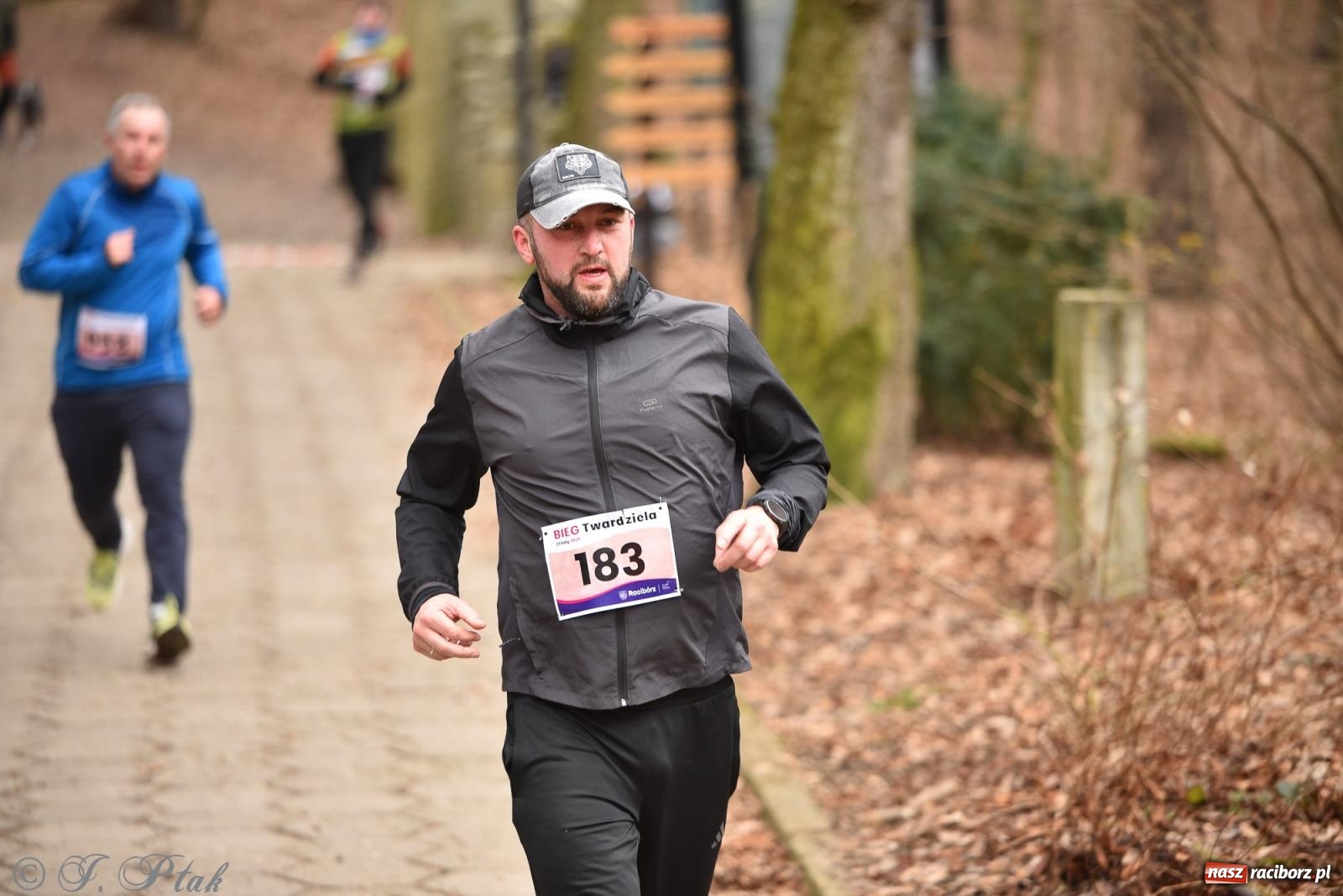 Zdjęcie w galerii na portalu naszraciborz.pl: Mateusz Mrówka zwycięzcą XIII Biegu Twardziela [FOTO i WIDEO] wiadomości z regionu