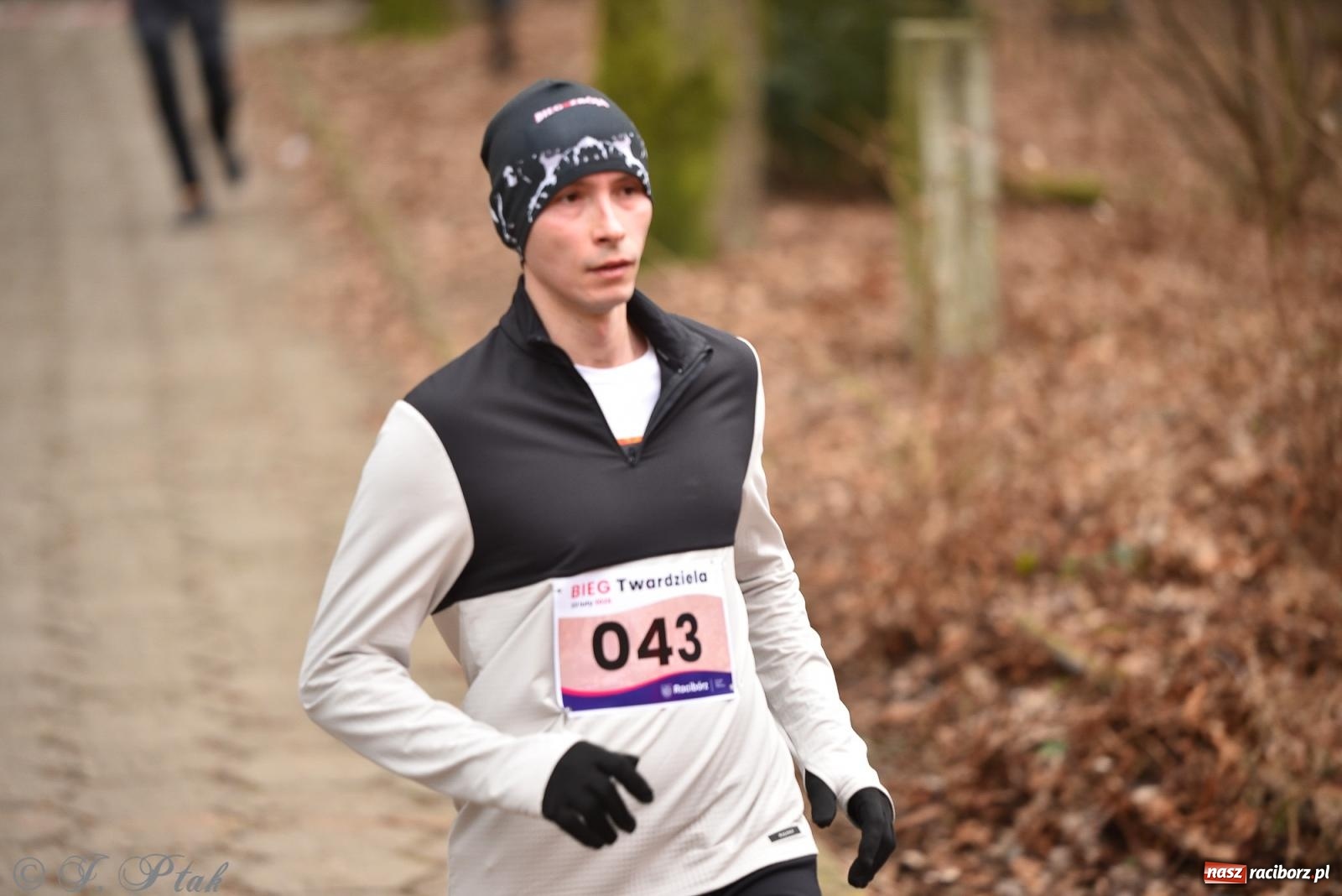 Zdjęcie w galerii na portalu naszraciborz.pl: Mateusz Mrówka zwycięzcą XIII Biegu Twardziela [FOTO i WIDEO] wiadomości z regionu