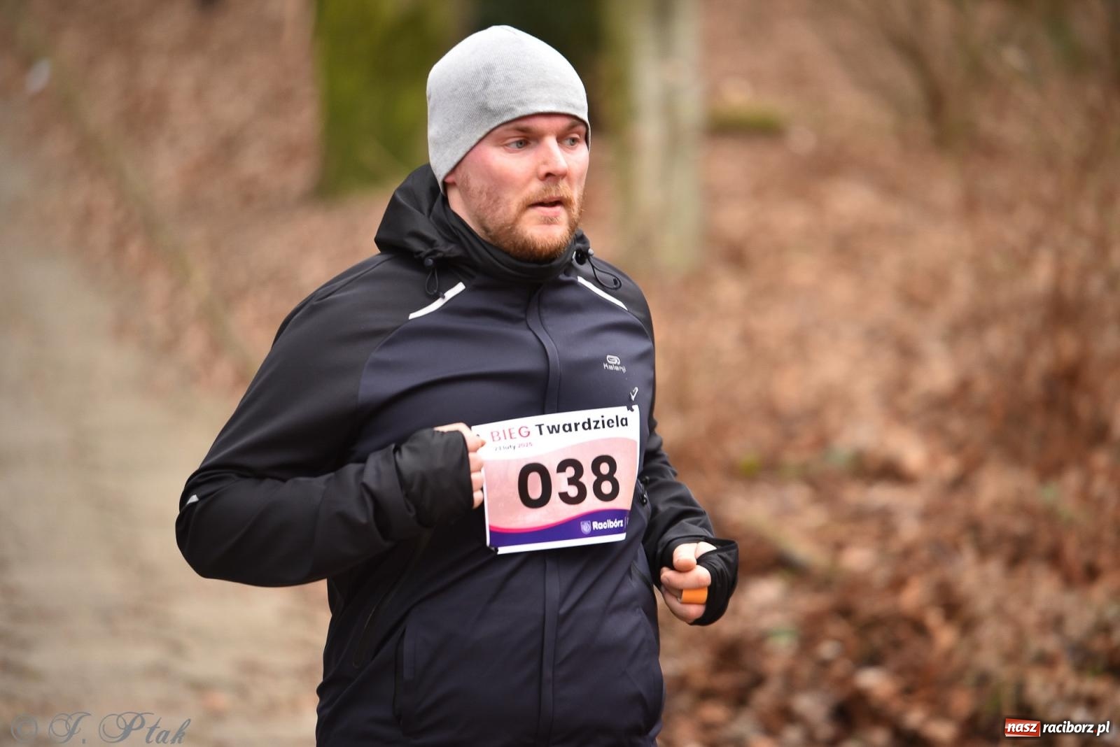 Zdjęcie w galerii na portalu naszraciborz.pl: Mateusz Mrówka zwycięzcą XIII Biegu Twardziela [FOTO i WIDEO] wiadomości z regionu