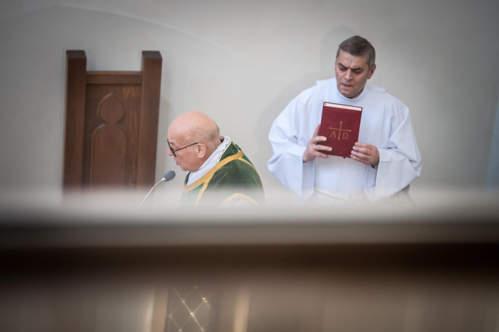 Zdjęcie w galerii na portalu naszraciborz.pl: Msza św. w intencji chorych w kaplicy zamkowej  wiadomości z regionu