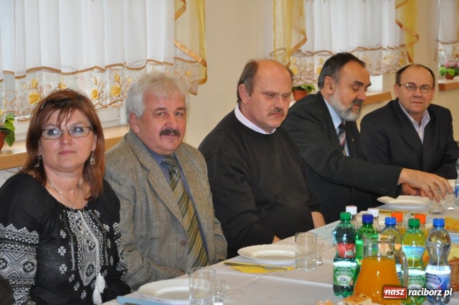 Zdjęcie w galerii na portalu naszraciborz.pl: Pomoc z Niemiec płynąca wiadomości z regionu