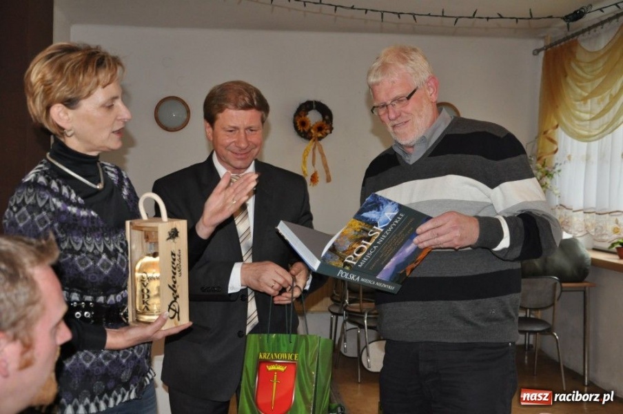 Zdjęcie w galerii na portalu naszraciborz.pl: Pomoc z Niemiec płynąca wiadomości z regionu