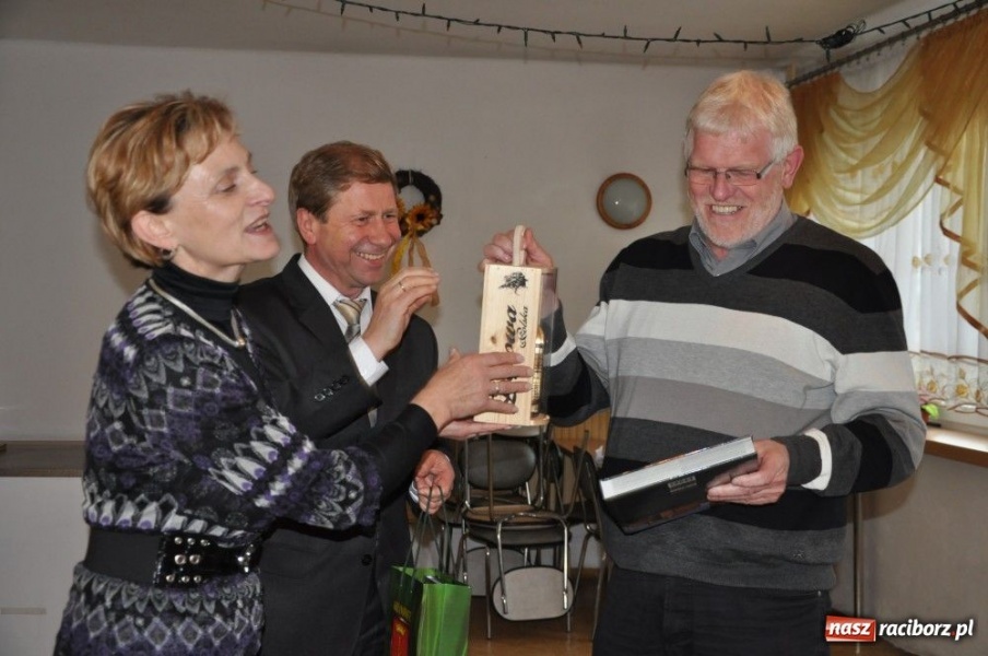 Zdjęcie w galerii na portalu naszraciborz.pl: Pomoc z Niemiec płynąca wiadomości z regionu