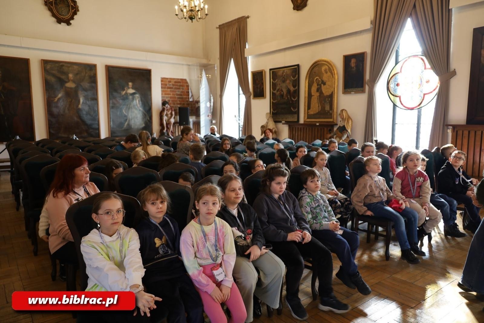 Zdjęcie w galerii na portalu naszraciborz.pl: Królewskie Ferie z biblioteką: wycieczka do Muzeum w Raciborzu wiadomości z regionu