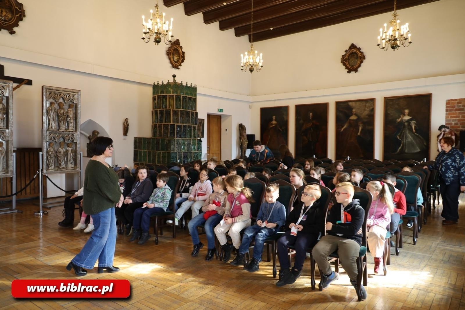 Zdjęcie w galerii na portalu naszraciborz.pl: Królewskie Ferie z biblioteką: wycieczka do Muzeum w Raciborzu wiadomości z regionu