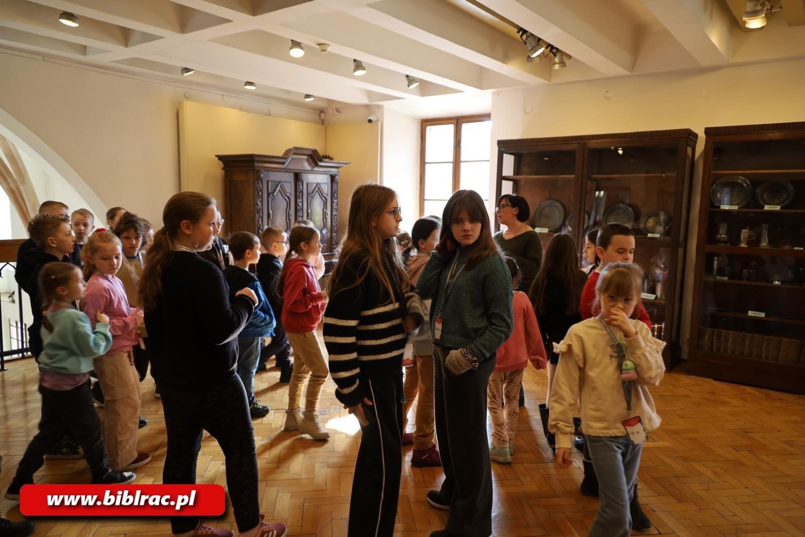 Zdjęcie w galerii na portalu naszraciborz.pl: Królewskie Ferie z biblioteką: wycieczka do Muzeum w Raciborzu wiadomości z regionu